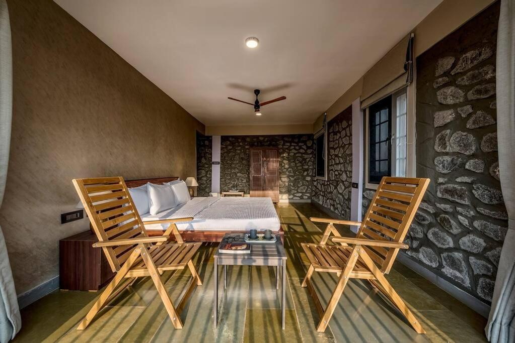 Stone Mansion By Phoenix Stays Igatpuri Exterior foto