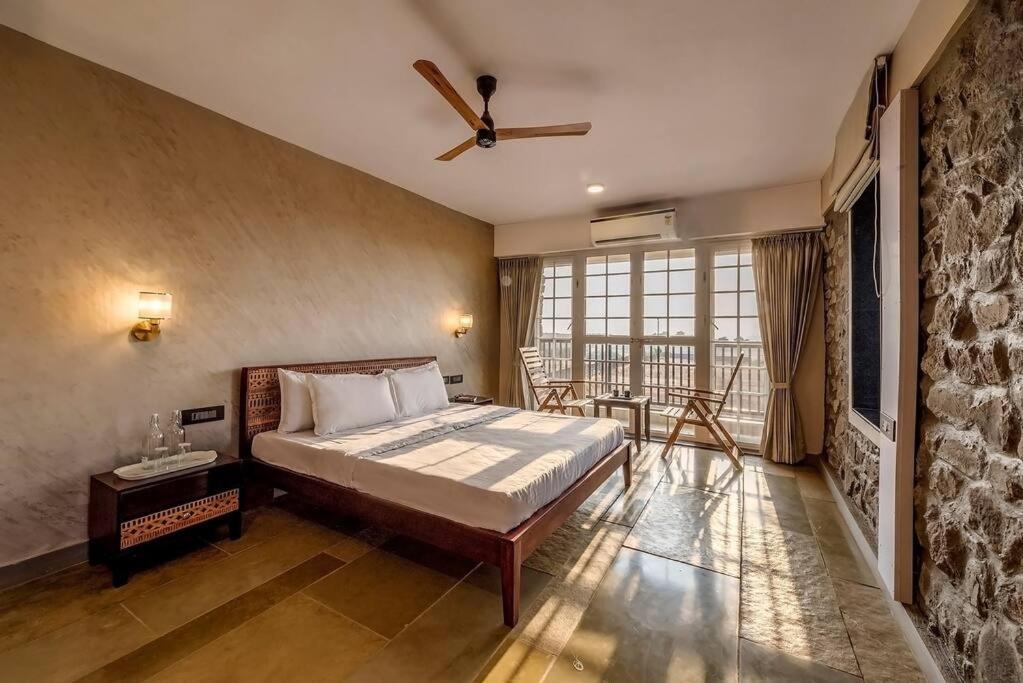Stone Mansion By Phoenix Stays Igatpuri Exterior foto