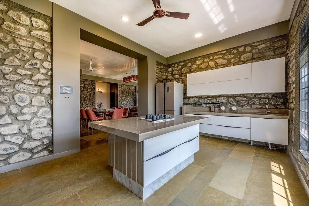 Stone Mansion By Phoenix Stays Igatpuri Exterior foto