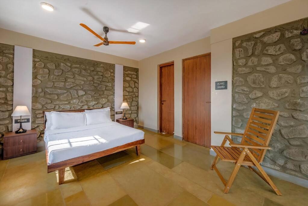Stone Mansion By Phoenix Stays Igatpuri Exterior foto