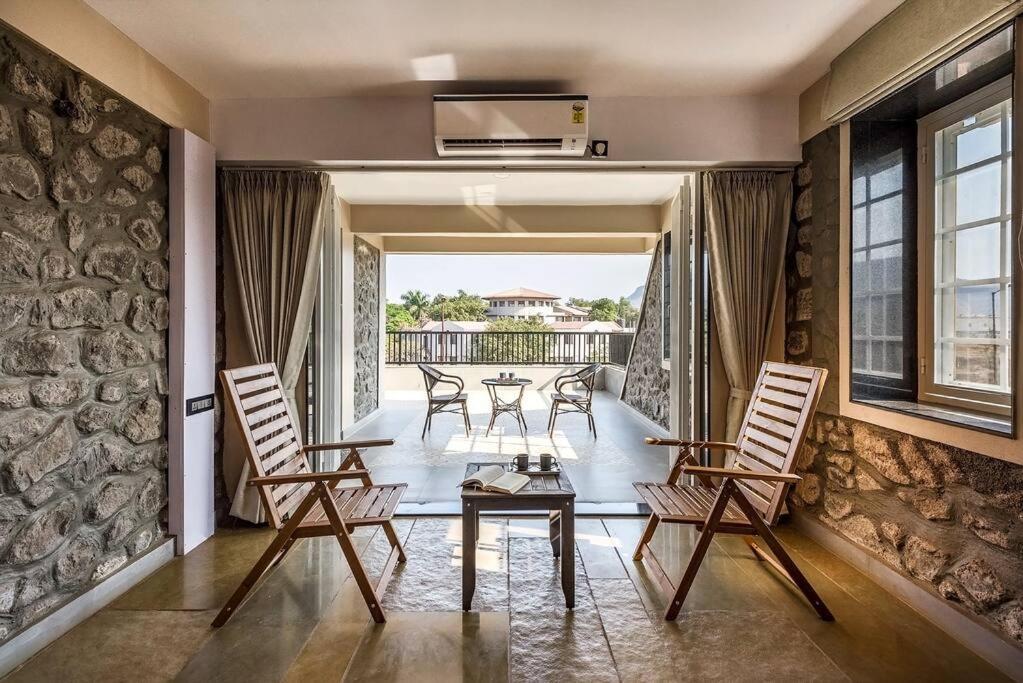 Stone Mansion By Phoenix Stays Igatpuri Exterior foto